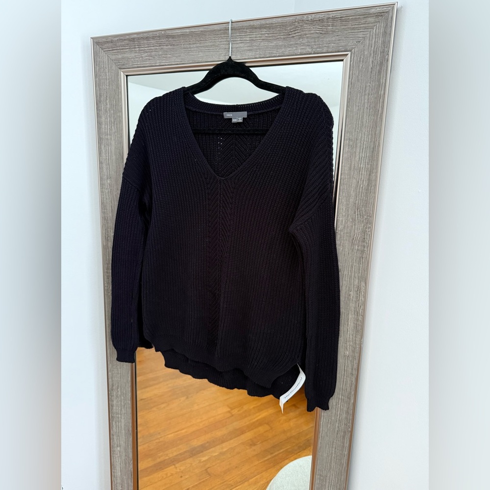 VINCE Vince Camuto Black V-Neck Sweater Womens Size XXS the real real